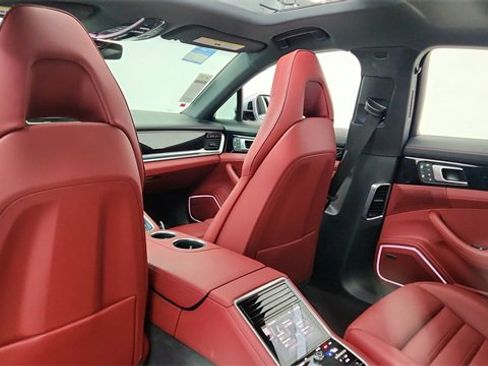 Used 2023 Porsche Panamera Platinum Edition image 30