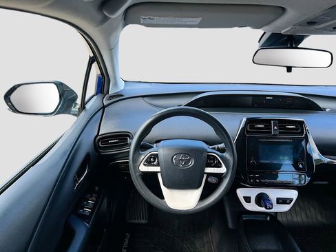 Used 2018 Toyota Prius Two w/ Prius Two Safety Plus Package FWD image 20