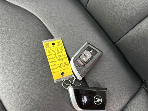 Used 2024 Acura Integra image 33