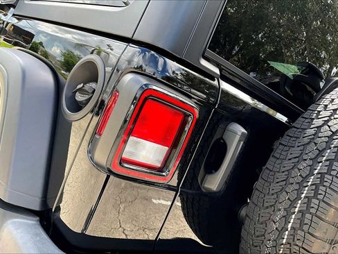 Used 2024 Jeep Wrangler Sport S image 27