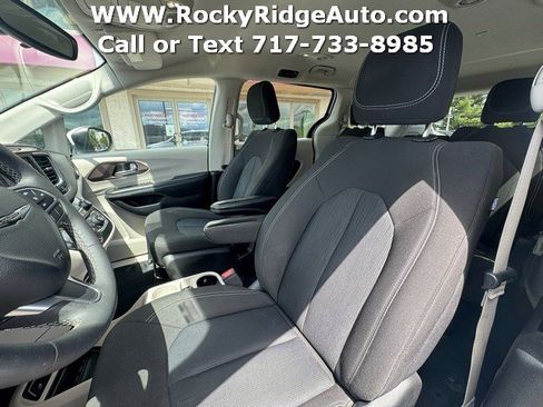 Used 2023 Chrysler Voyager LX FWD image 34