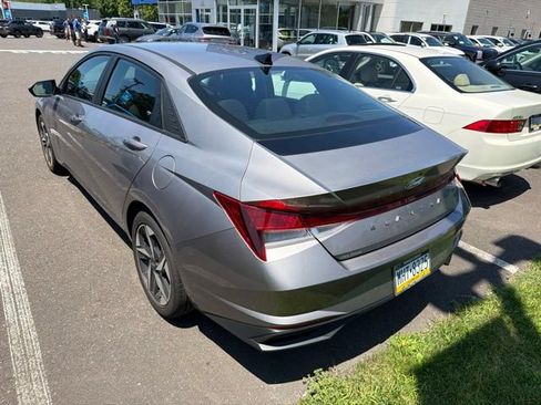 Used 2023 Hyundai Elantra SEL w/ Convenience Package FWD image 7