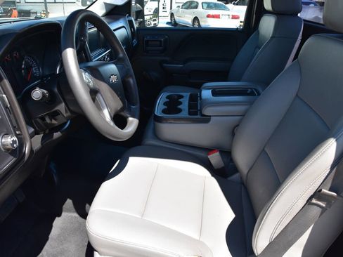 Used 2018 Chevrolet Silverado 2500 W/T RWD image 9