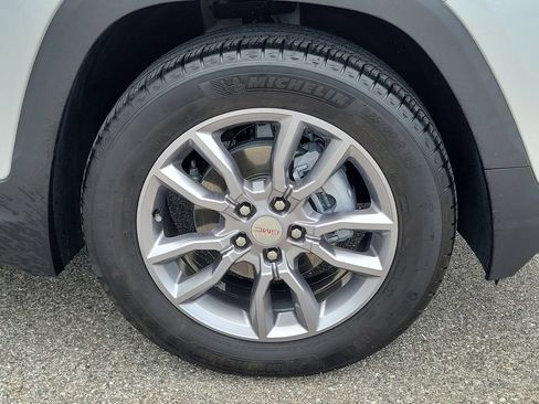 Used 2022 GMC Terrain SLT w/ LPO, Floor Liner Package FWD image 7