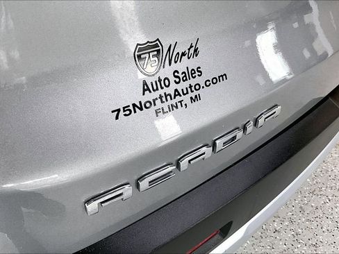 Used 2023 GMC Acadia SLT image 25