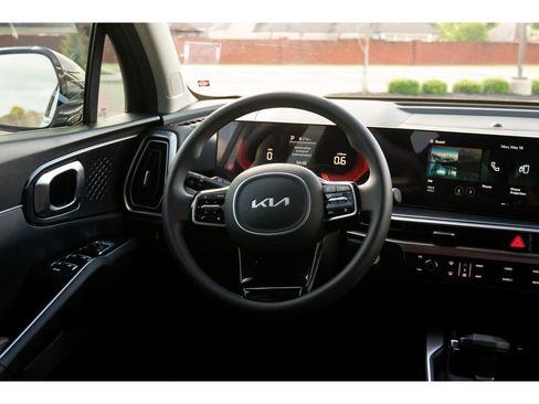 Used 2025 Kia Sorento LX FWD image 22