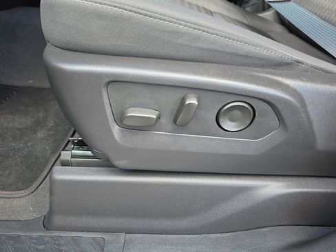 Used 2024 Chevrolet Silverado 1500 Custom w/ Turbomax Blackout Package RWD image 16