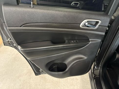 Used 2015 Jeep Grand Cherokee Altitude image 39