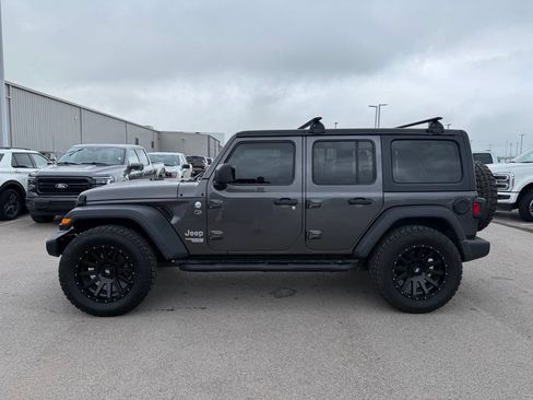 Used 2019 Jeep Wrangler Unlimited Sport S AWD/4WD image 22