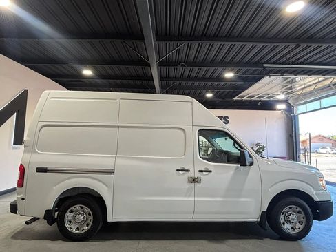 Used 2015 Nissan NV 2500 SV w/ Technology Package RWD image 4