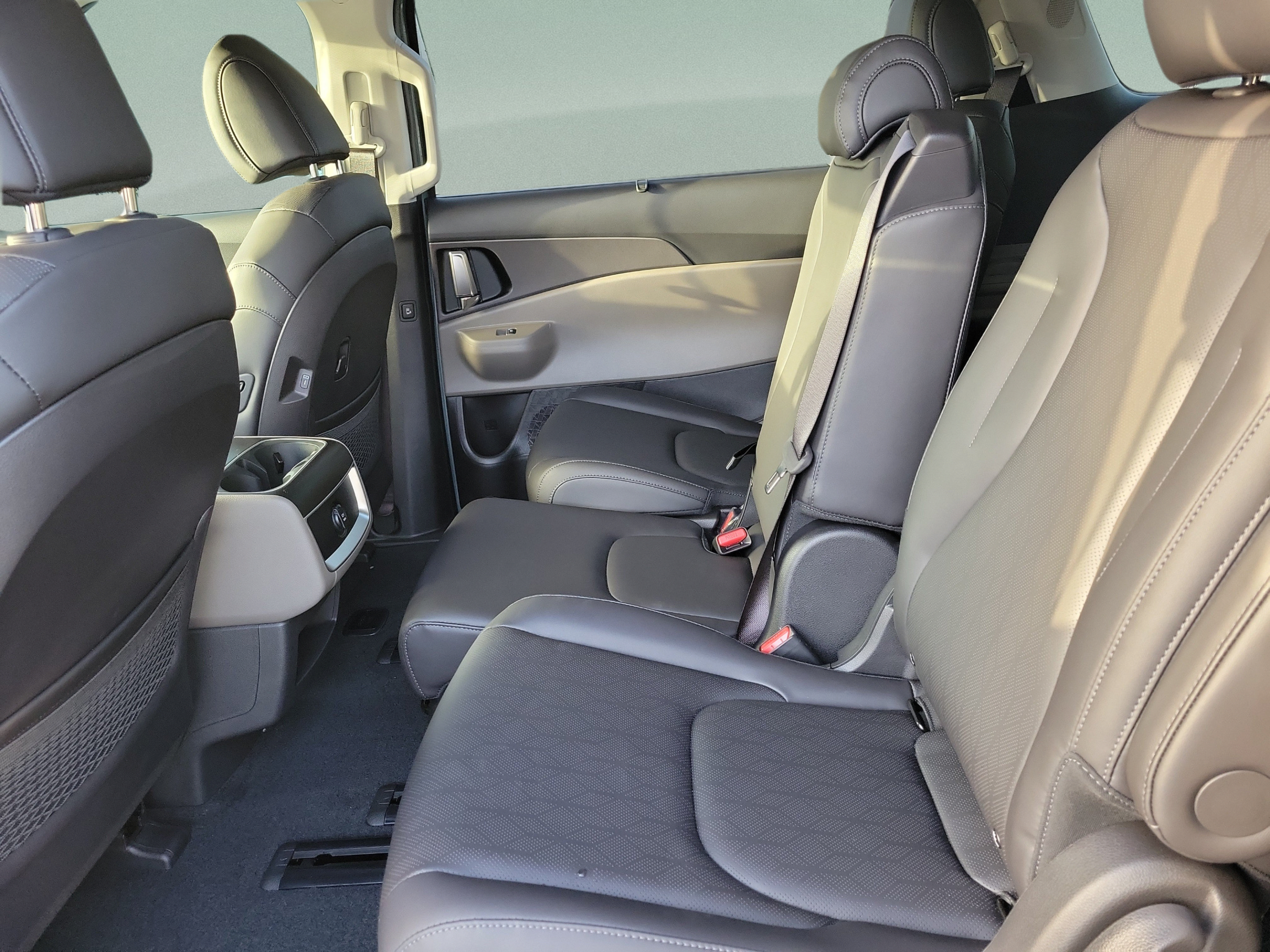 New 2027 Kia Carnival EX FWD image 6