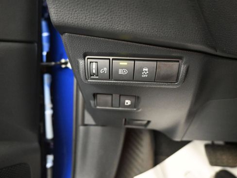 Used 2024 Toyota Corolla Cross AWD Hybrid image 33