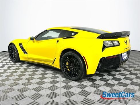 Used 2015 Chevrolet Corvette Z06 w/ 3LZ Preferred Equipment Group RWD image 5