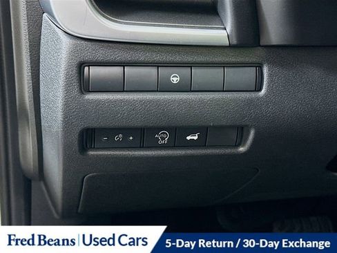 Used 2025 Nissan Rogue SV AWD/4WD image 12