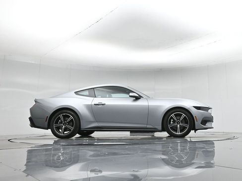 Used 2025 Ford Mustang Premium image 50