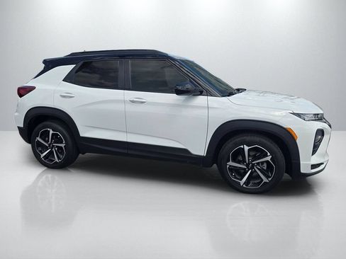 Used 2023 Chevrolet TrailBlazer RS w/ Sun and Liftgate Package FWD image 4