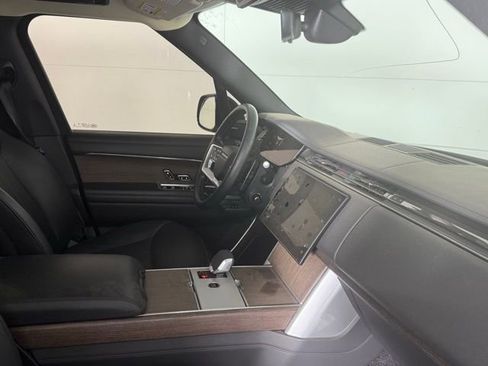 Used 2024 Land Rover Range Rover Long Wheelbase SE image 24