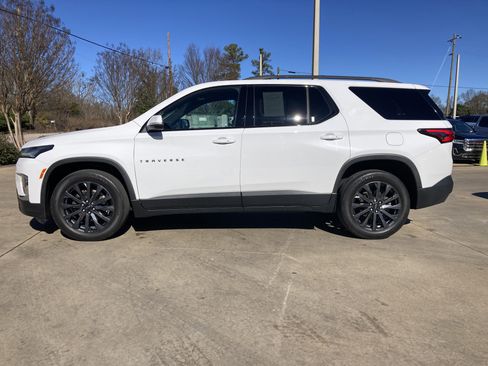 Used 2022 Chevrolet Traverse RS image 9