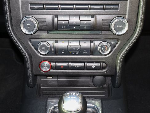 Used 2018 Ford Mustang GT w/ Black Accent Pkg image 11