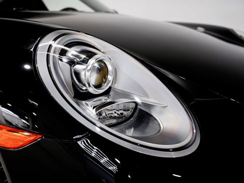 Used 2015 Porsche 911 Carrera S image 40