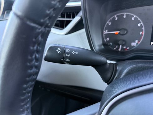 Used 2025 Toyota Corolla SE FWD image 19