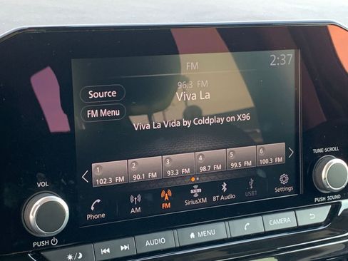 Used 2025 Nissan Pathfinder SV image 21