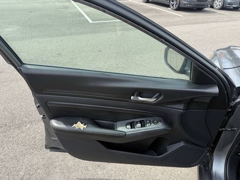 Used 2019 Nissan Altima 2.5 S FWD image 12