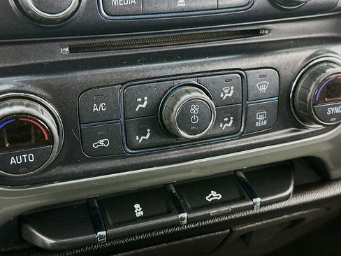 Used 2018 Chevrolet Silverado 1500 LT w/ Texas Edition image 16