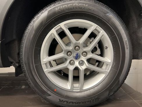 New 2026 Ford Explorer Active image 7