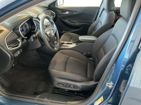 Used 2024 Chevrolet Malibu LT image 3