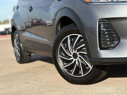 Used 2023 Nissan Kicks S image 11