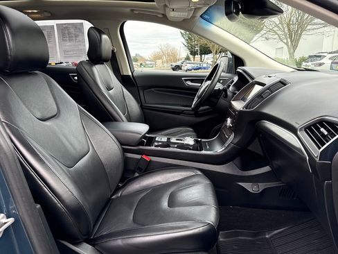 Used 2019 Ford Edge Titanium w/ Cold Weather Package image 16