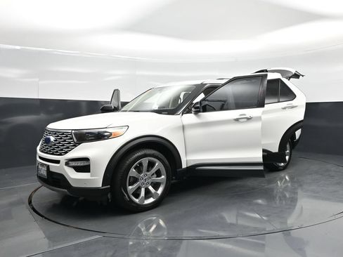 Used 2020 Ford Explorer Platinum w/ Premium Technology Package AWD/4WD image 34