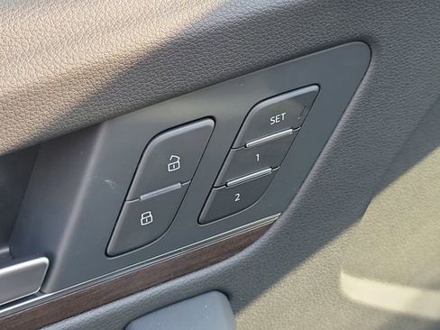 Used 2024 Audi Q5 e Premium Plus w/ Premium Plus Package image 21