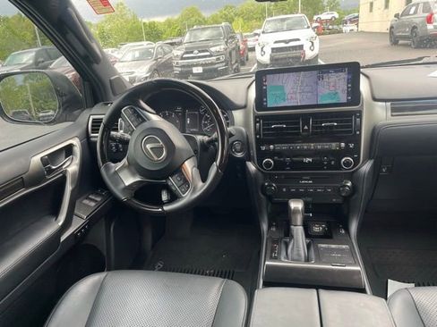 Used 2023 Lexus GX 460 Luxury w/ Sport Design Package AWD/4WD image 8