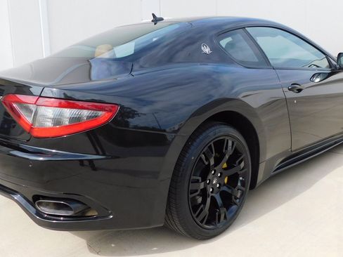 Used 2014 Maserati GranTurismo Coupe RWD image 24