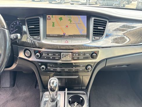 Used 2015 Hyundai Equus Signature RWD image 23