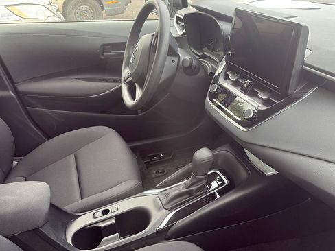 Used 2024 Toyota Corolla LE w/ LE Convenience Package FWD image 5