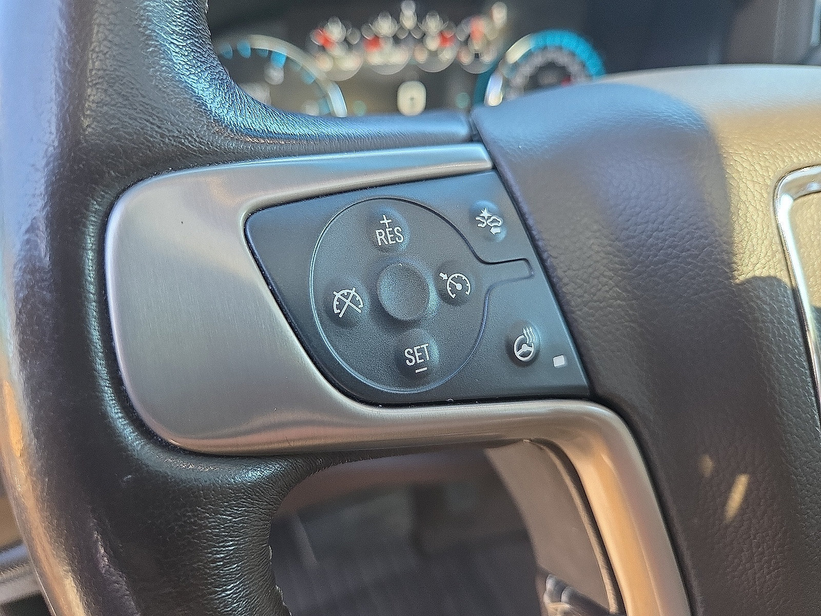 Used 2018 GMC Sierra 2500 Denali w/ Duramax Plus Package AWD/4WD image 12