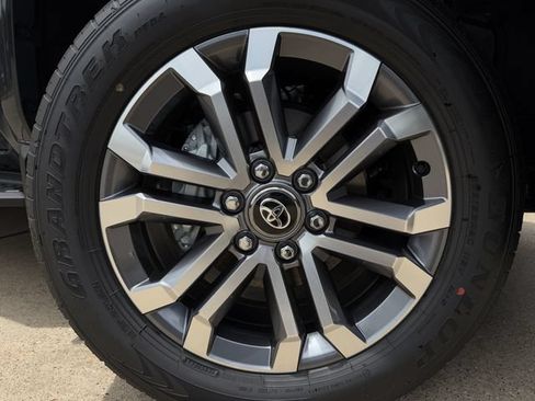 New 2026 Toyota 4Runner Limited AWD/4WD image 10