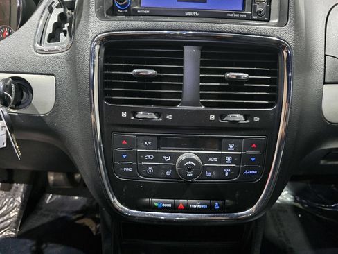 Used 2019 Dodge Grand Caravan GT image 34