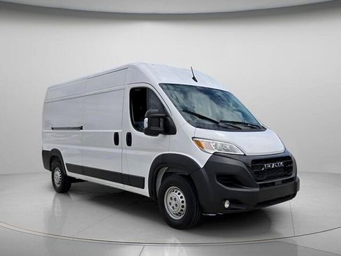 Used 2026 RAM ProMaster 2500 w/ Convenience Group FWD image 9
