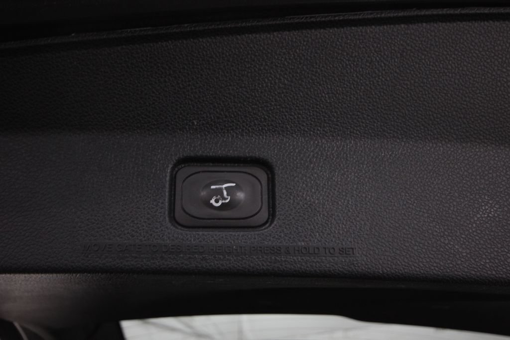 Used 2018 Ford Explorer Limited FWD image 7