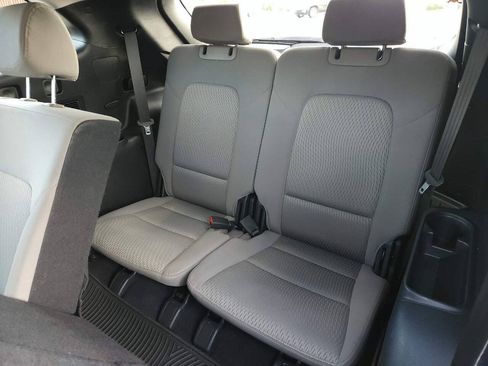 Used 2017 Hyundai Santa Fe SE AWD/4WD image 14