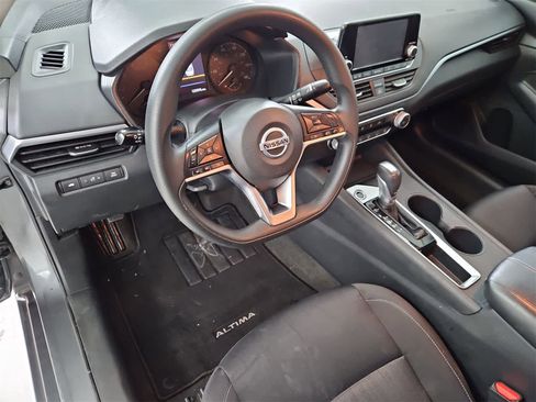 Used 2022 Nissan Altima 2.5 S image 2