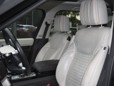 Used 2017 Land Rover Discovery HSE Luxury image 13