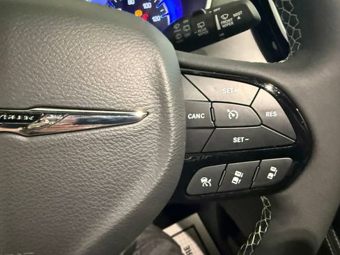 Used 2023 Chrysler Pacifica Limited w/ Uconnect Theater Family Group AWD/4WD image 29