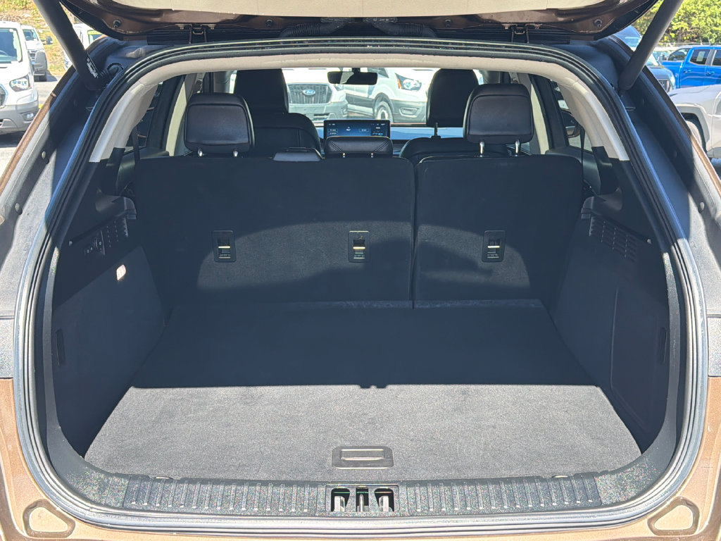 Used 2022 Lincoln Nautilus FWD image 18