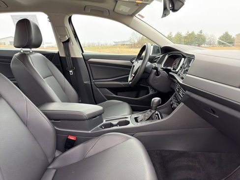 Used 2020 Volkswagen Jetta SE w/ SE Cold Weather Package image 27