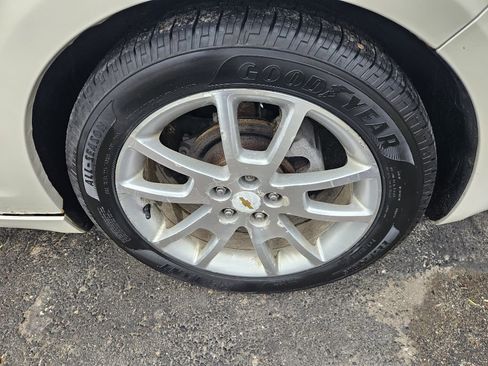 Used 2010 Chevrolet Malibu LTZ image 19